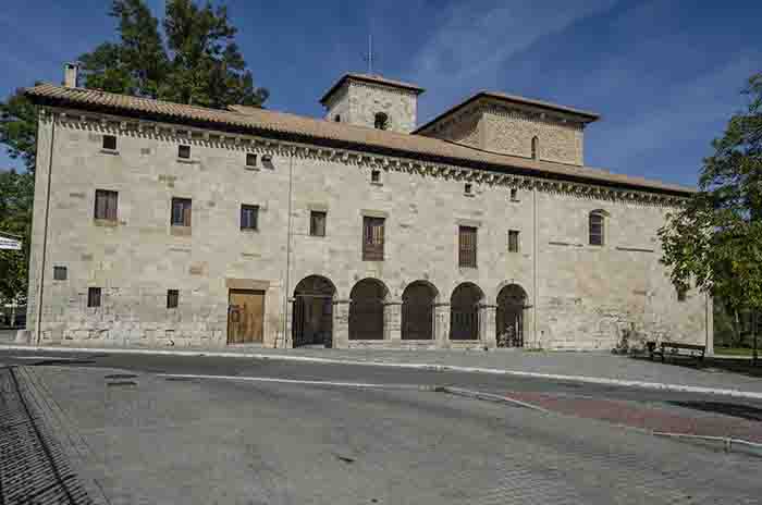 Álava - Vitoria-Gasteiz 68 - basílica de San Prudencio.jpg
